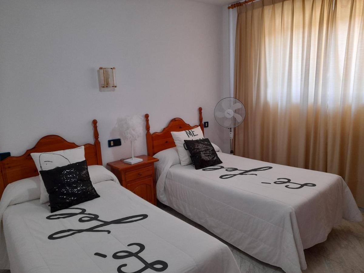 Hostal "Los Chanos El Ruso" Galende Екстериор снимка