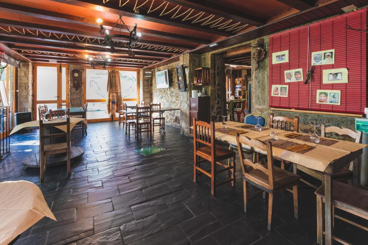 Hostal "Los Chanos El Ruso" Galende Екстериор снимка
