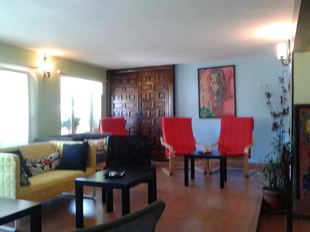 Hostal "Los Chanos El Ruso" Galende Екстериор снимка