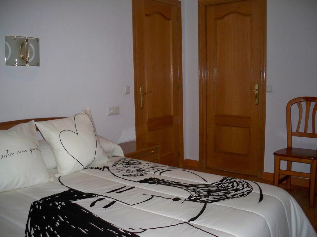 Hostal "Los Chanos El Ruso" Galende Екстериор снимка