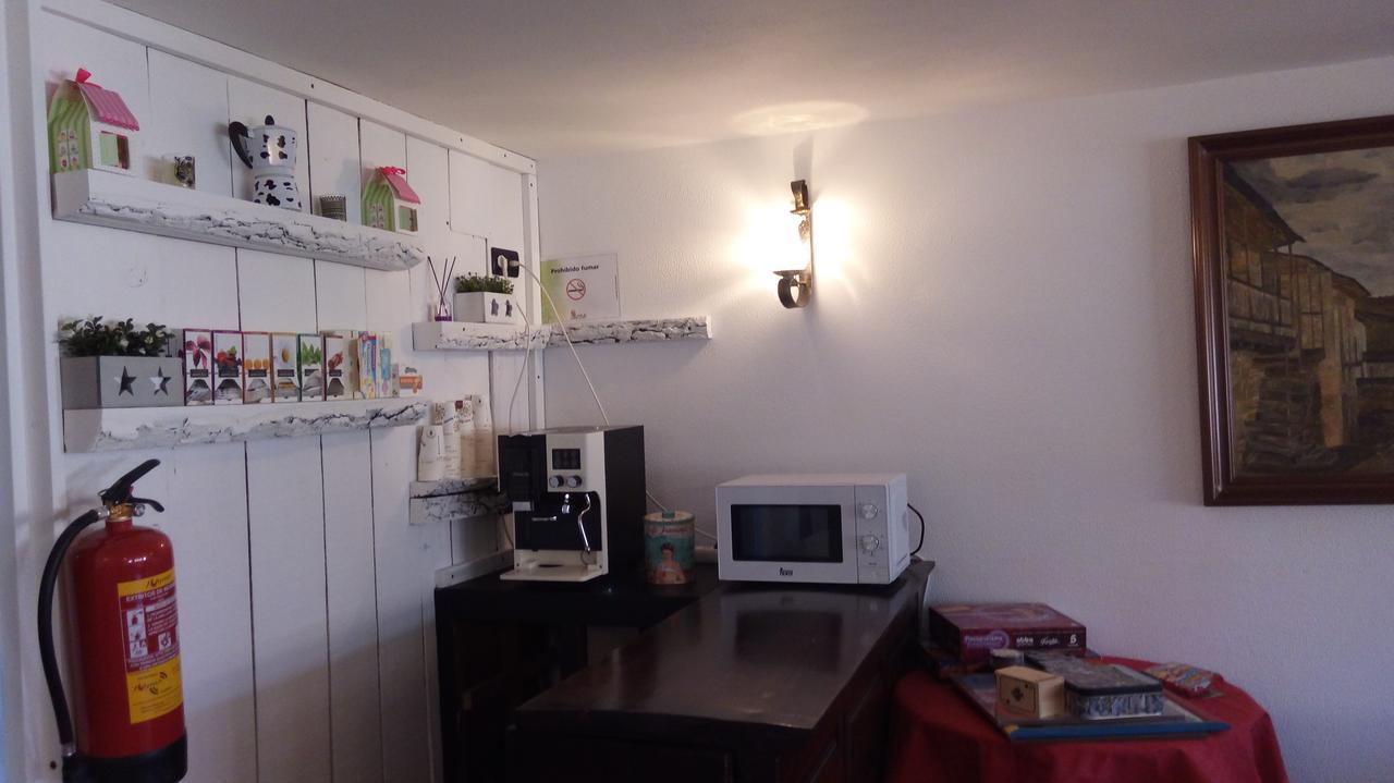 Hostal "Los Chanos El Ruso" Galende Екстериор снимка