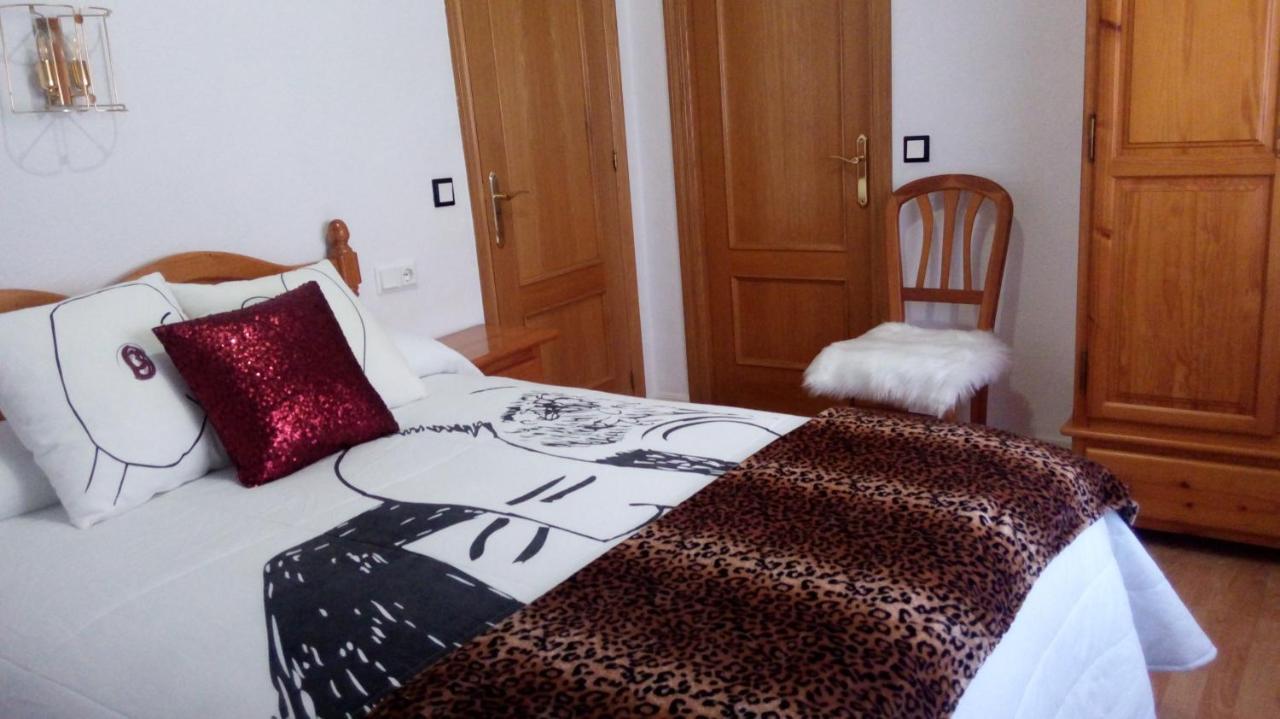 Hostal "Los Chanos El Ruso" Galende Екстериор снимка