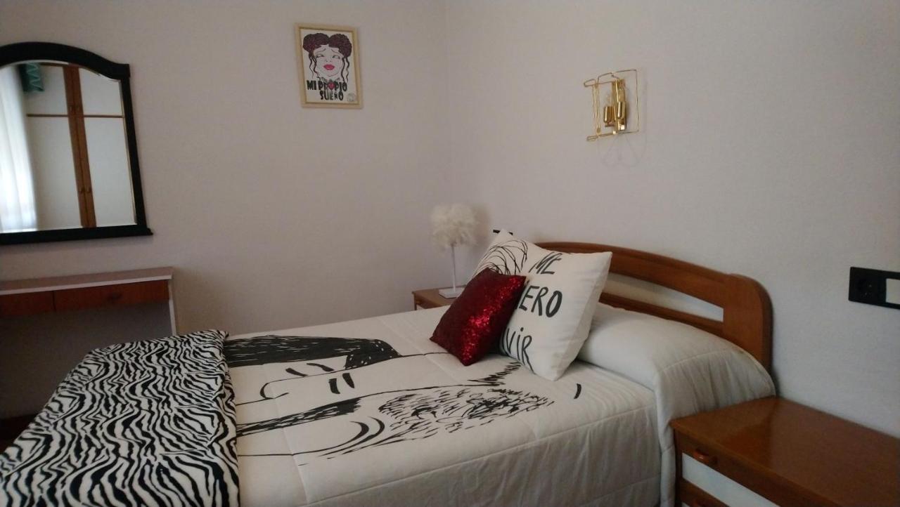 Hostal "Los Chanos El Ruso" Galende Екстериор снимка