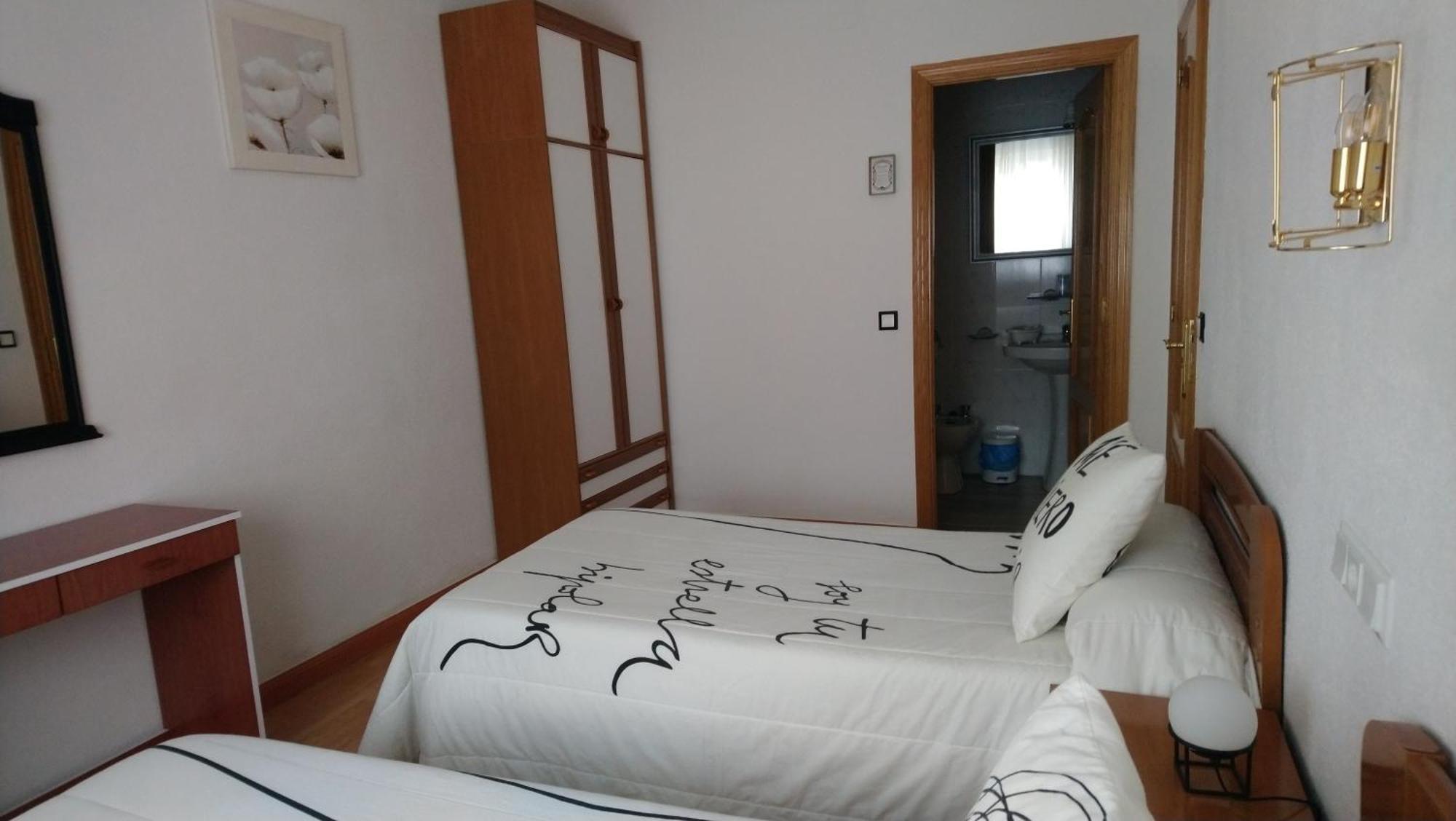 Hostal "Los Chanos El Ruso" Galende Екстериор снимка