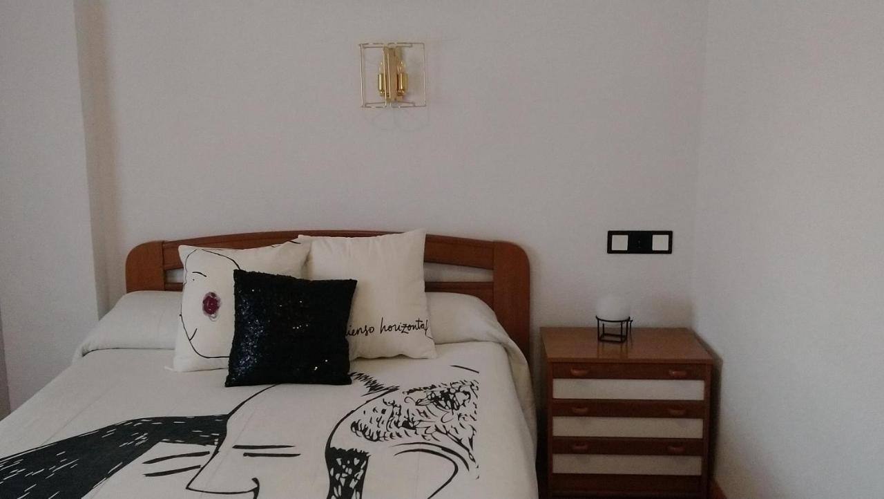 Hostal "Los Chanos El Ruso" Galende Екстериор снимка