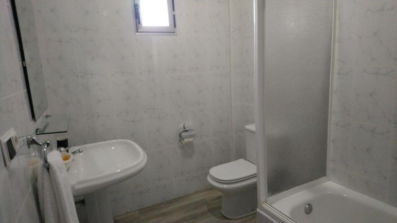 Hostal "Los Chanos El Ruso" Galende Екстериор снимка