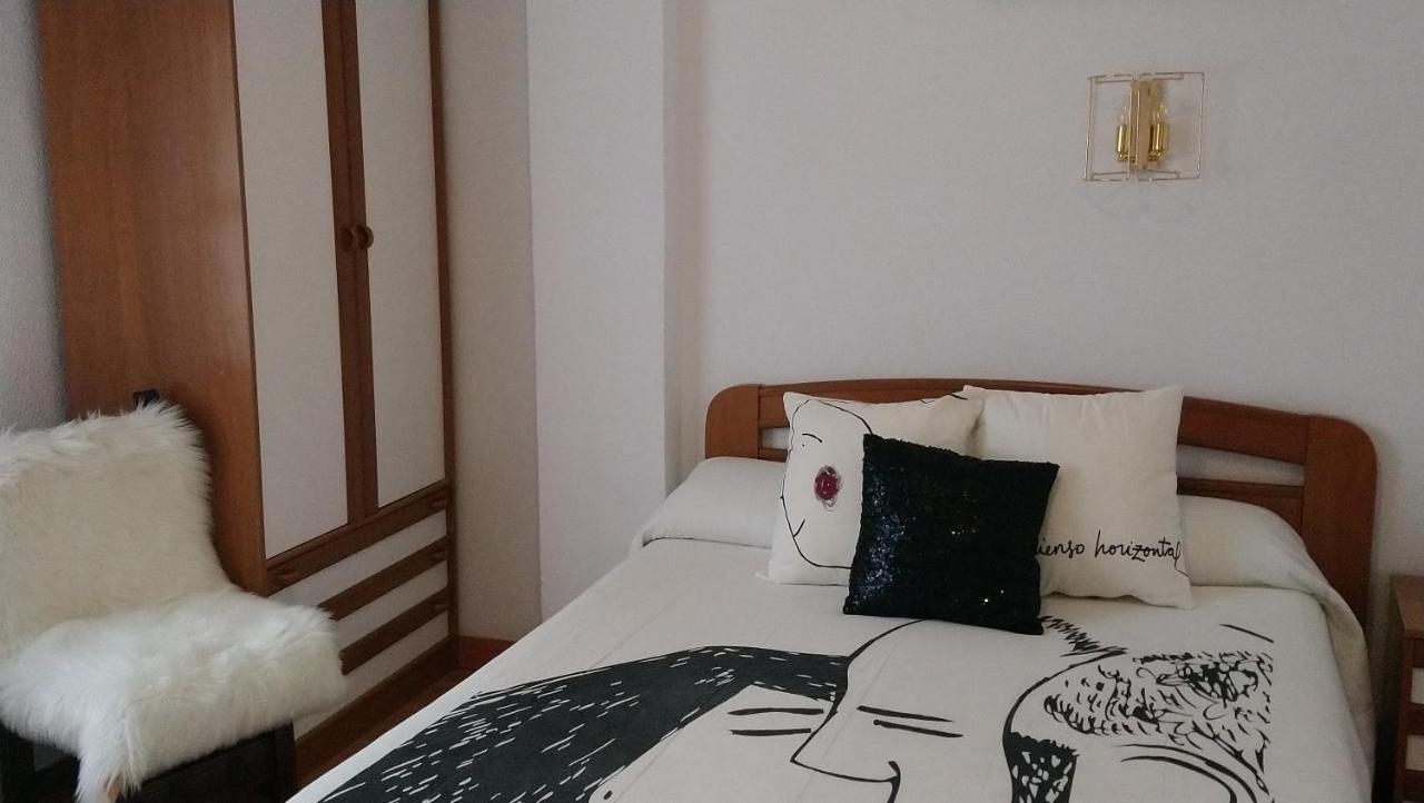 Hostal "Los Chanos El Ruso" Galende Екстериор снимка